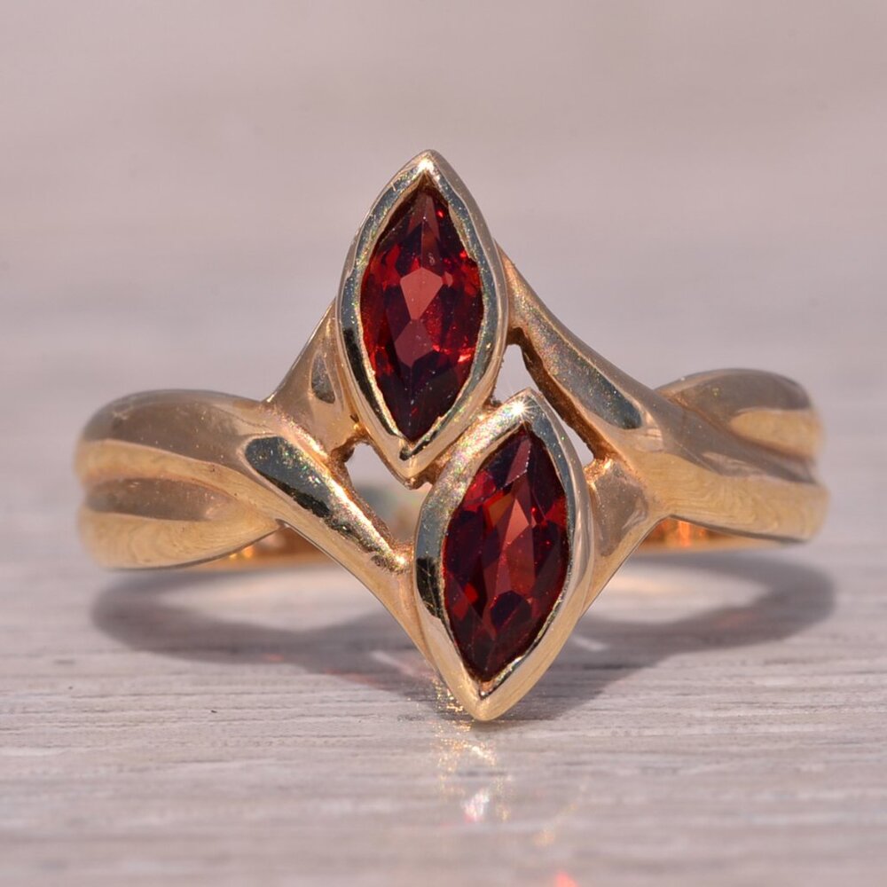 Toi et Moi Garnet Ring in Yellow Gold